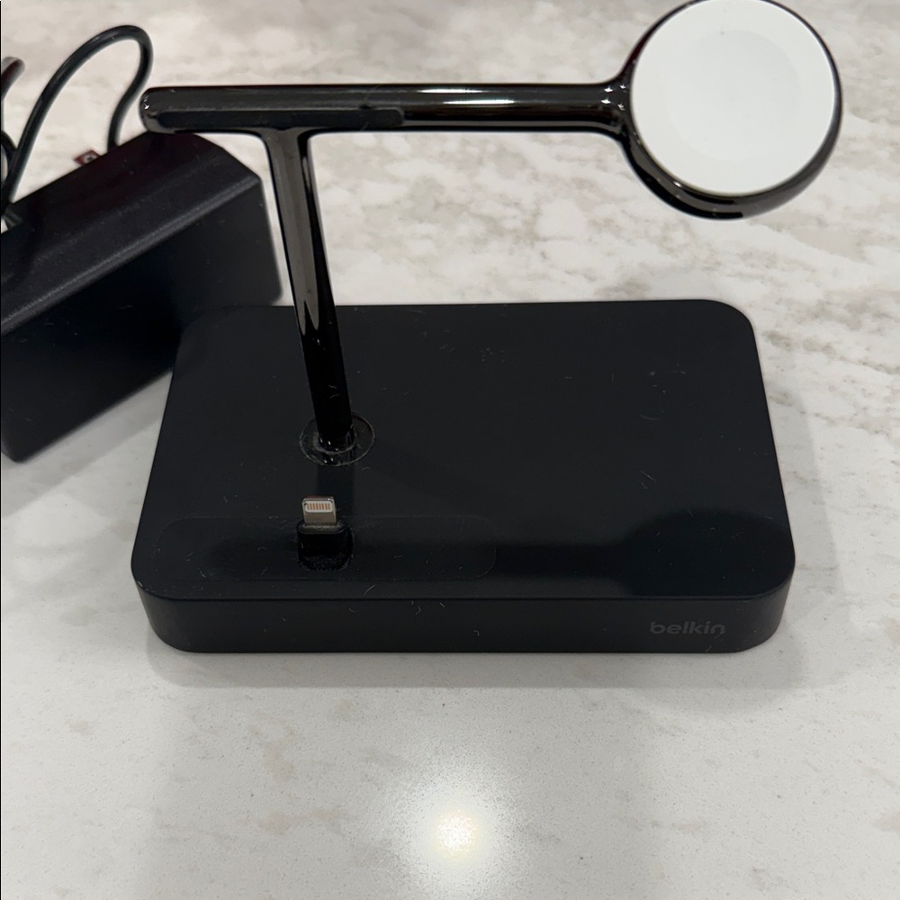 Belkin Black and White Tablet Charging Stand